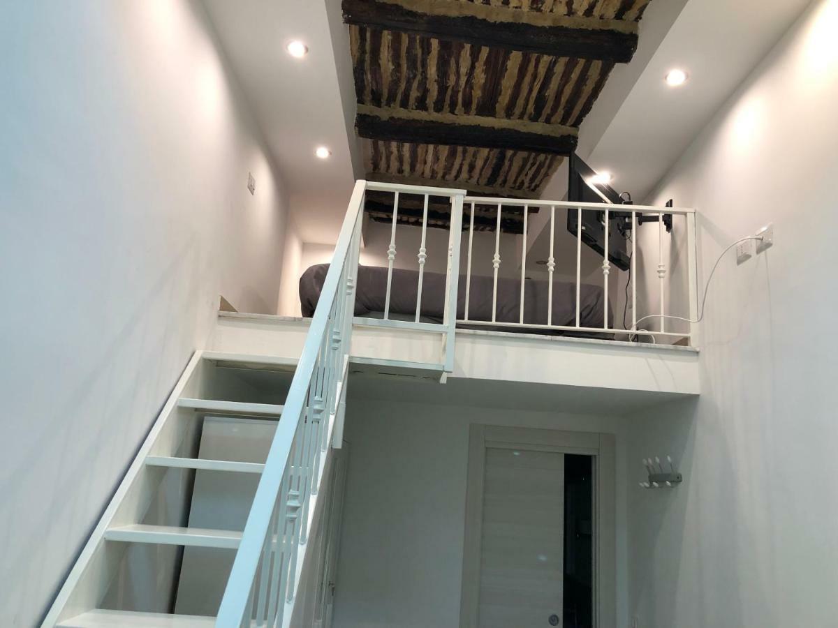 נאפולי La Casina Di Lia In Via Dei Tribunali מראה חיצוני תמונה